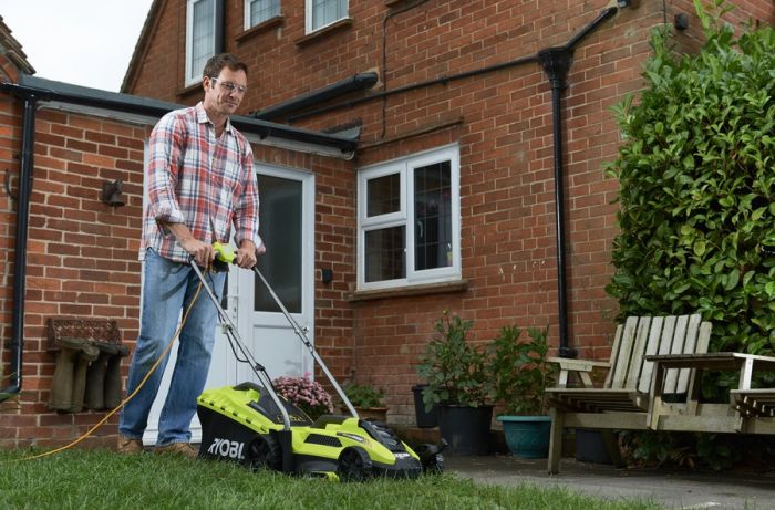 Газонокосарка мережева Ryobi RLM13E33S 1300Вт 33см 35л 20-60мм 9кг