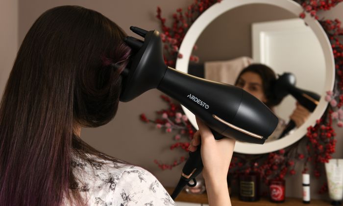 Фен Ardesto  HD-Y220PRO, 1850-2200Вт, 2 швидкості, 3 темп.режими, дифузор,чорний+золото