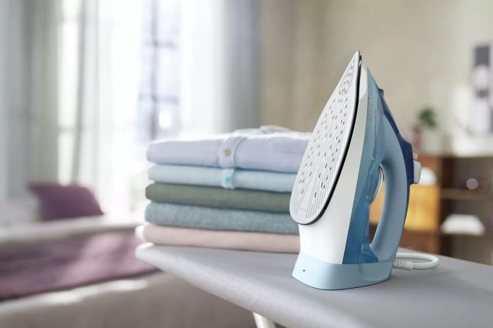 Праска Philips 5000 Series, 2400Вт, 320мл, паровий удар -180гр, постійна пара - 45гр, керам. підошва, голубий