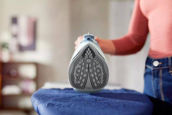 Праска Philips 5000 Series, 2400Вт, 320мл, паровий удар -180гр, постійна пара - 45гр, керам. підошва, голубий