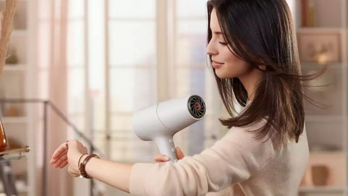 Фен Philips 5000 Series, 2100Вт, 3 режими, іонізація, хол. обдув, білий