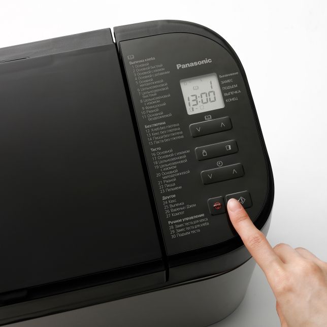 Хлібопічка Panasonic 550Вт, програм-30, макс.ваг -1.25кг, форма-прямокутник, метал, чорний