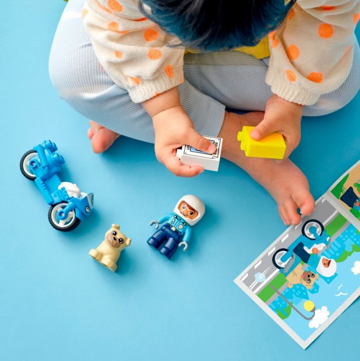 Конструктор LEGO DUPLO Town Поліцейський мотоцикл