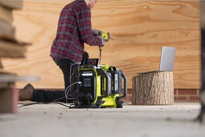 Інвертор напруги акумуляторний Ryobi Max Power RY36BI1800A-0 36В 1800/3000Вт розетка 2х220В рознім 4хUSB 2хType-C 5.66кг без АКБ та ЗП