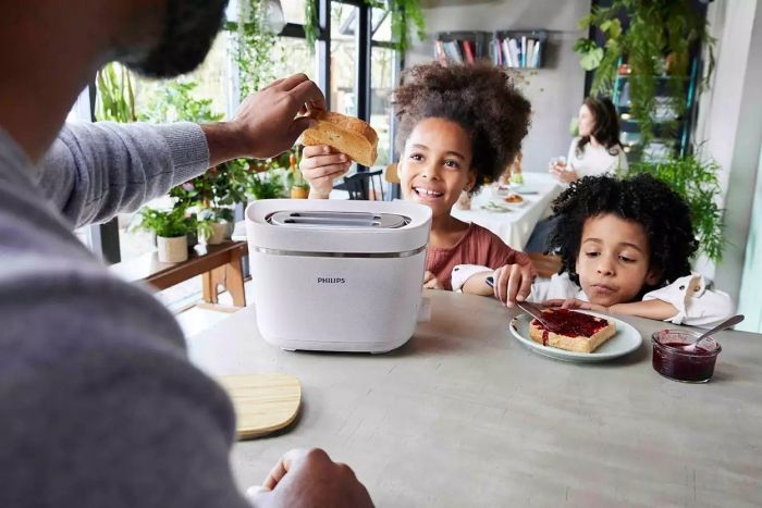 Тостер Philips Series Eco Conscious Edition 830Вт, кришка від пилу, пластик, білий