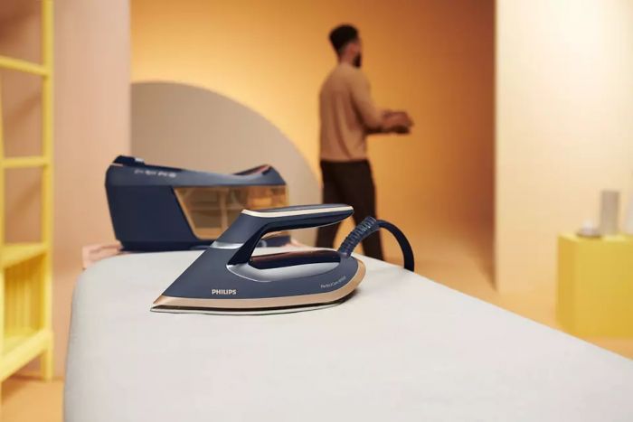 Праска-парогенератор Philips PerfectCare 6000 Series, 2400Вт, 1800мл, паровий удар -600гр, постійна пара - 130гр, нерж. сталь, синьо-золотий