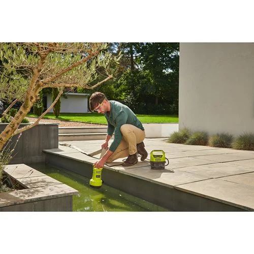 Насос для брудної та чистої води акумуляторний Ryobi ONE+ RY18SPA-0 18В 4200л/год висота перекачування 8м занурення 5м штуцер 1" таймер відключення захист сухого ходу 4кг без АКБ та ЗП