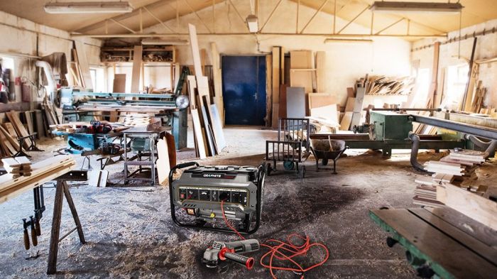 Генератор бензиновий GRAPHITE 230В, 2/2.2кВт, ручний стартер, 40кг