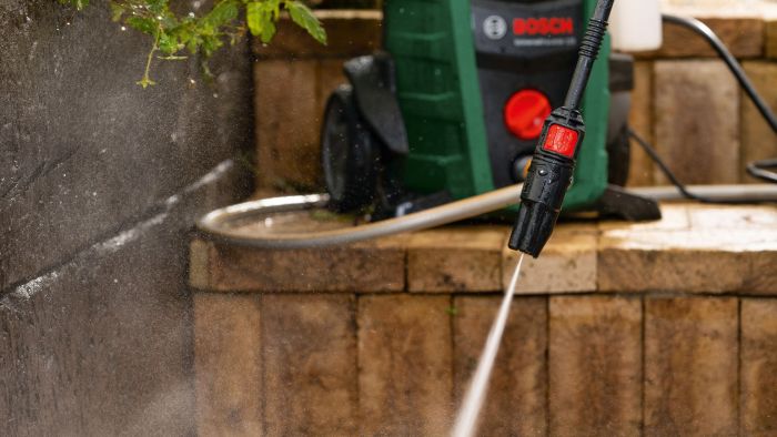 Мінімийка високого тиску Bosch UniversalAquatak 135, 1900Вт, 135бар, 410л/год, насадка 3в1, 7.9кг