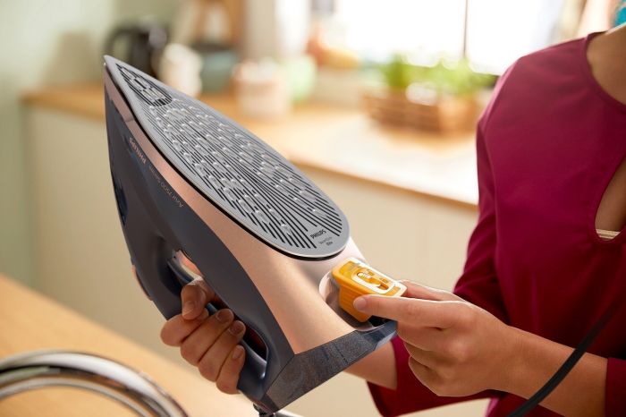 Праска Philips 7500  Series, 3200Вт, 300мл, паровий удар -260гр, постійна пара - 50гр, нерж. сталь, синій