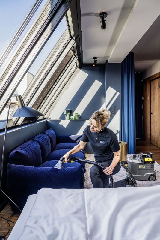 Пилосос професійний миючий Karcher Puzzi 8/1 1200Вт 270мБар контейнер 8/7л 8.6кг