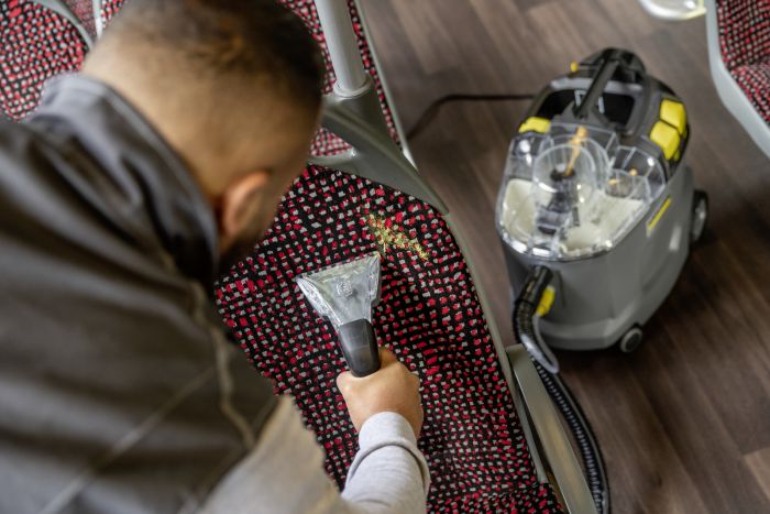 Пилосос професійний миючий Karcher Puzzi 8/1 1200Вт 270мБар контейнер 8/7л 8.6кг