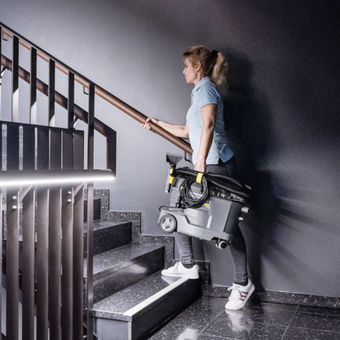 Пилосос професійний миючий Karcher Puzzi 8/1 1200Вт 270мБар контейнер 8/7л 8.6кг