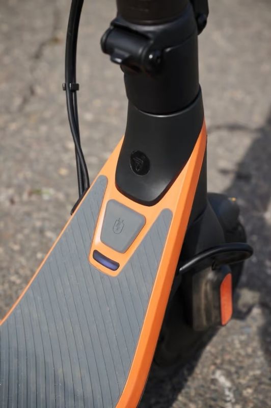 Електросамокат Segway-Ninebot дитячий C2 E, помаранчевий