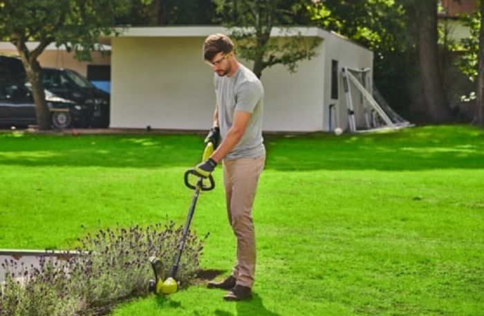 Тример садовий акумуляторний Ryobi ONE+ RY18LT33B-0 18В 33см 2.6кг без АКБ та ЗП