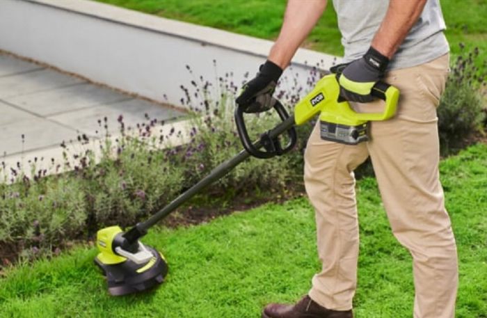 Тример садовий акумуляторний Ryobi ONE+ RY18LT33B-0 18В 33см 2.6кг без АКБ та ЗП