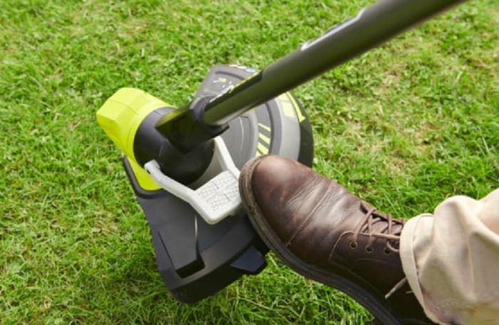 Тример садовий акумуляторний Ryobi ONE+ RY18LT33B-0 18В 33см 2.6кг без АКБ та ЗП