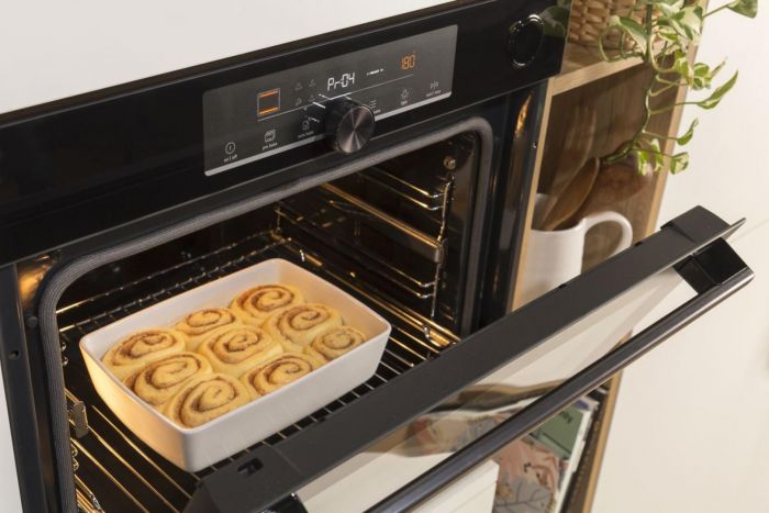 Шафа Gorenje духова електрична, 77л, дисплей, піроліз, A+, чорний