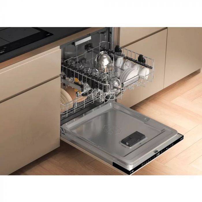 Посудомийна машина Whirlpool вбудована, 15компл., A+++, 60см, дисплей, 3й кошик, білий