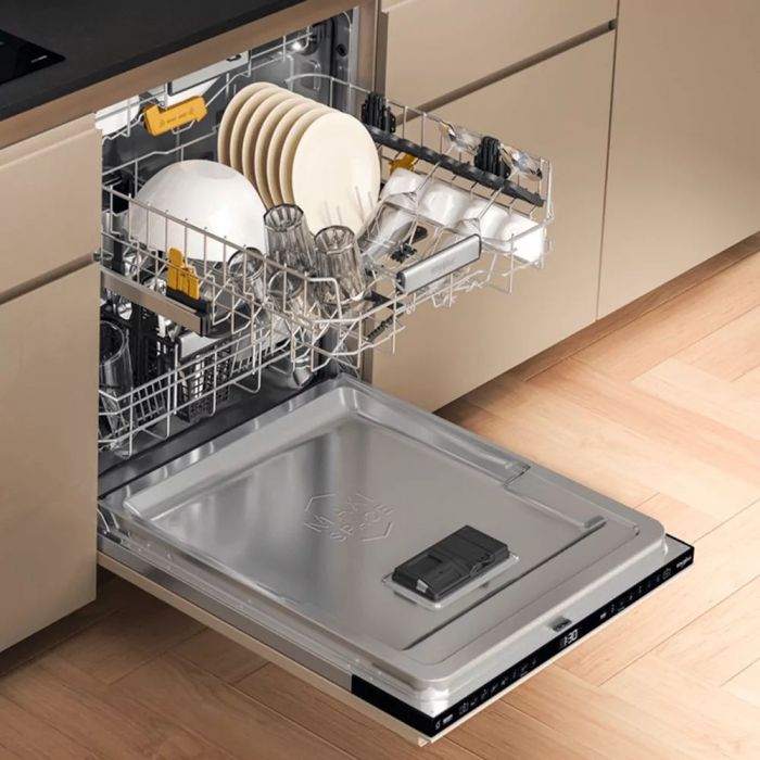 Посудомийна машина Whirlpool вбудована, 14компл., A+++, 60см, дисплей, 3й кошик, білий