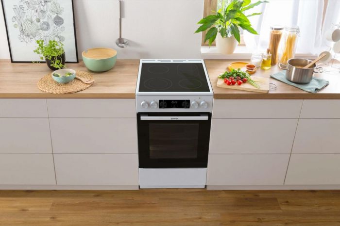 Плита Gorenje електрична склокерамічна, 70л, 60x60см, дисплей, приготування з паром, програматор, білий