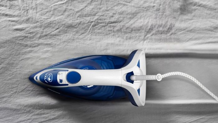 Праска Tefal Easygliss Plus, 2500Вт, 270мл, паровий удар -220гр, постійна пара - 45гр, керам. підошва, синій