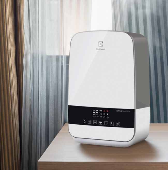 Зволожувач повітря Electrolux SENSEhealthline EHU-3315D 5.5 л, 50 м2, 400 мл/г, ультразвуковий, іонізатор, гігростат, аромакапсула, стерилізація пари, пульт ДК, білий