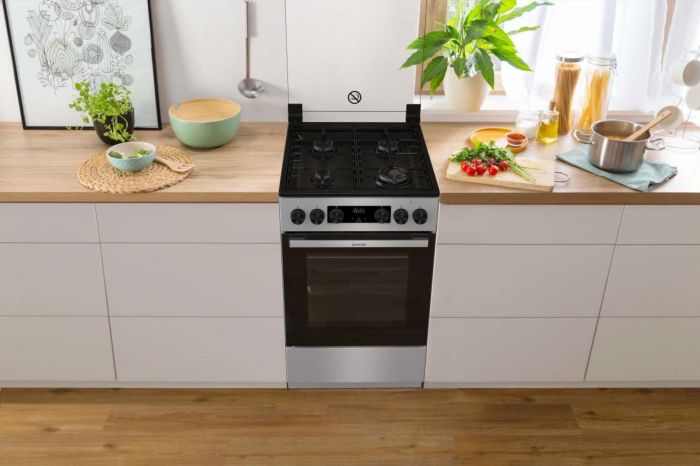 Плита Gorenje комбінована, 70л, 50x60см, дисплей, емальовані реш, програматор IconLed, кришка-скло, сріблястий