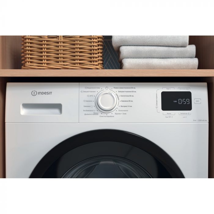 Пральна машина Indesit фронтальна, 8кг, 1200, A+++, 54.6см, дисплей, пара, інвертор, люк чорний, білий
