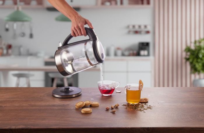 Електрочайник Gorenje 1.7л, 2,200 Вт, strix контроль, скло, чорний
