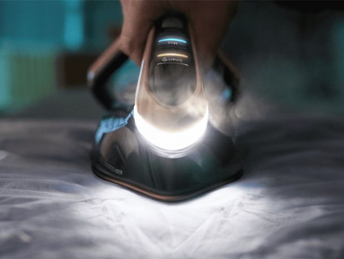 Праска-парогенератор Tefal Pro Express Vision, 3000Вт, 1200мл, паровий удар -800гр, постійна пара - 180гр, керам. підошва, чорно-золотий