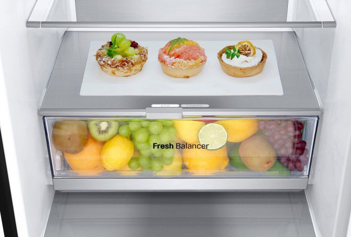 Холодильник LG з нижн. мороз., 203x60х68, холод.відд.-277л, мороз.відд.-107л, 2дв., А++, NF, інв., диспл зовн., Fresh Сonverter, Metal Fresh, чорний матовий