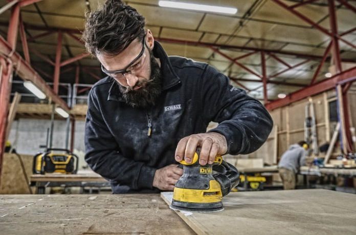 Шліфмашина ексцентрикова DeWalt 280Вт 8000-12000об/хв 125мм амплітуда 2.6мм 1.28кг