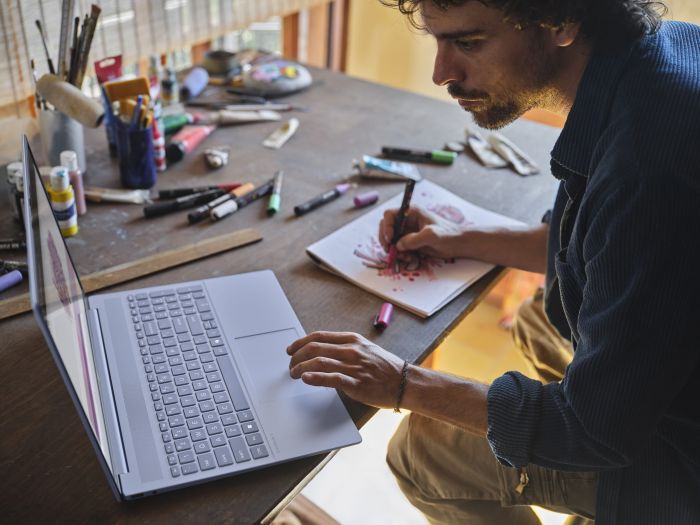 Ноутбук HP OmniBook 5 16-af1011ua 16" WUXGA IPS AG, Intel U7-255U, 24GB, F1024GB, UMA, DOS, блакитний