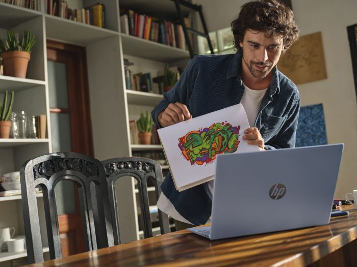 Ноутбук HP OmniBook 5 16-af1011ua 16" WUXGA IPS AG, Intel U7-255U, 24GB, F1024GB, UMA, DOS, блакитний