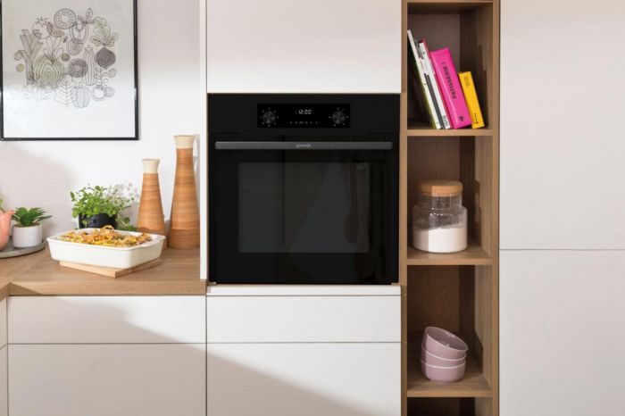 Духова шафа Gorenje електрична, 61л, A+, дисплей, конвекція, чорний