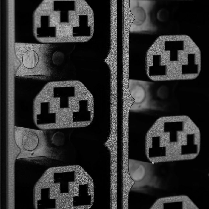 Пристрій розподілу електроживлення MIRSAN MXB, 2U, 16A, 1Ph, 16 гібридних розеток (C13-C19), чорний