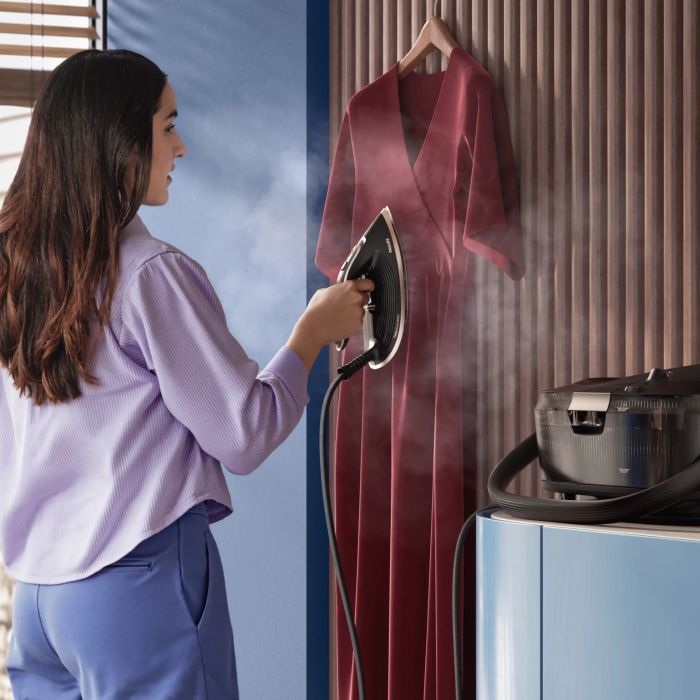 Парогенератор Philips PerfectCare 8000, 3120Вт, 1400мл, паровий удар -800гр, верт. відпарювання, нерж. сталь, чорний