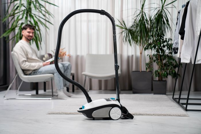 Пилосос ARDESTO мішковий, 800Вт, мішок- 3.5л, HEPA, білий