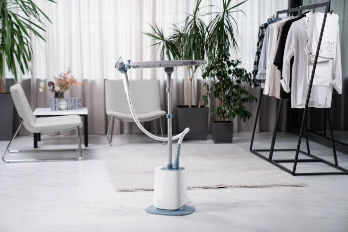 Відпарювач ARDESTO вертикальний IR-S26, 1800Вт, 2600мл, вішалка, нерж. сталь, білий+сірий