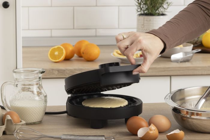 Міні-гриль  Gorenje 1000Вт, алюміній, пластина д/вафель, корпус-метал, чорний