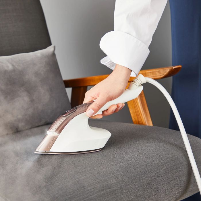 Прасувальна система Tefal IXEO Vision, 2200Вт, 1200мл, паровий удар -200гр, верт. відпарювання, керам. підошва, білий