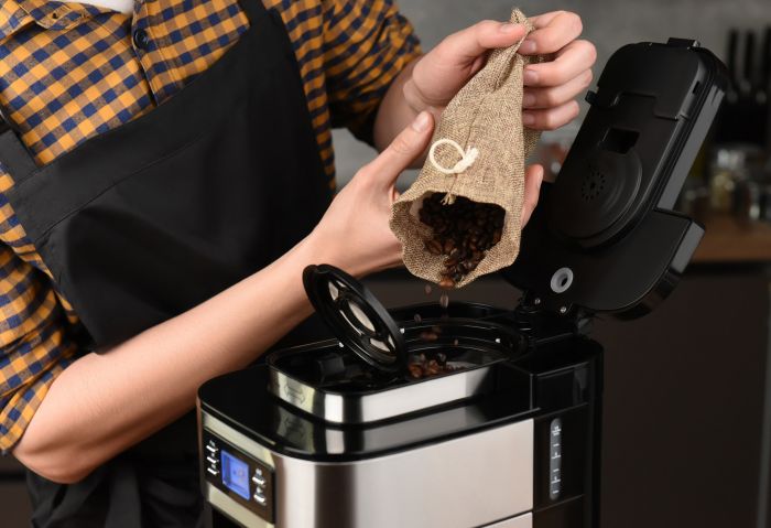 Кавоварка ARDESTO крапельна Steel Collection 1.2л, зерно + мелена, дисплей, сріблясто-чорний