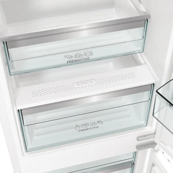 Холодильник Gorenje вбудований з нижн. мороз., 193,7x69x55см, 2 двері,284(76)л, А+, NF+, Зона св-ті, Диспл, Wi-Fi, Біли